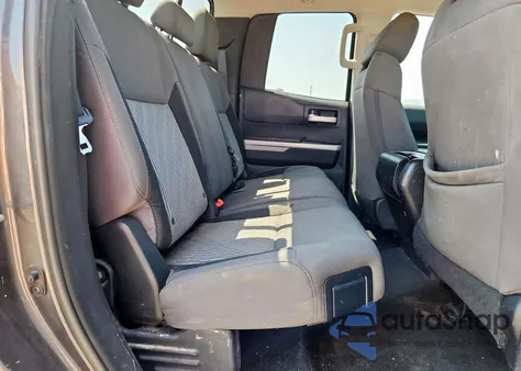 2016 Toyota Tundra Double Cab Sr z USA, uszkodzony, nr VIN 5TFRM5F15GX095617